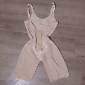 SHEIN Women's Cream Shapewear